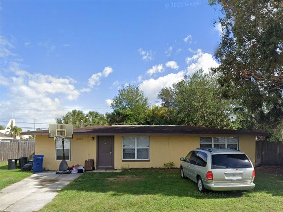 最近售出: $320,000 (3 贝兹, 2 浴室, 1276 平方英尺)