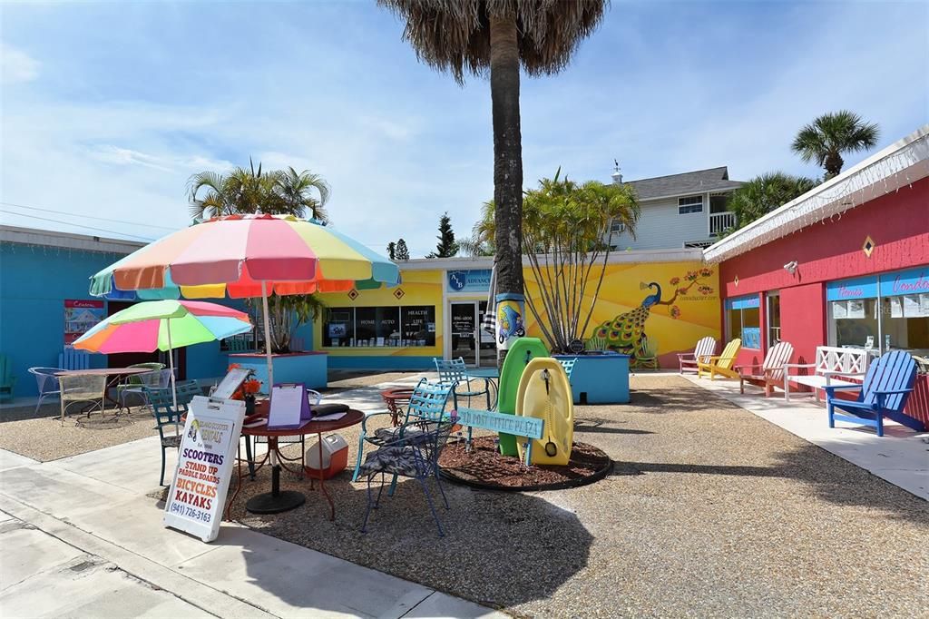 Active With Contract: $1,750,000 (3 beds, 2 baths, 1813 Square Feet)