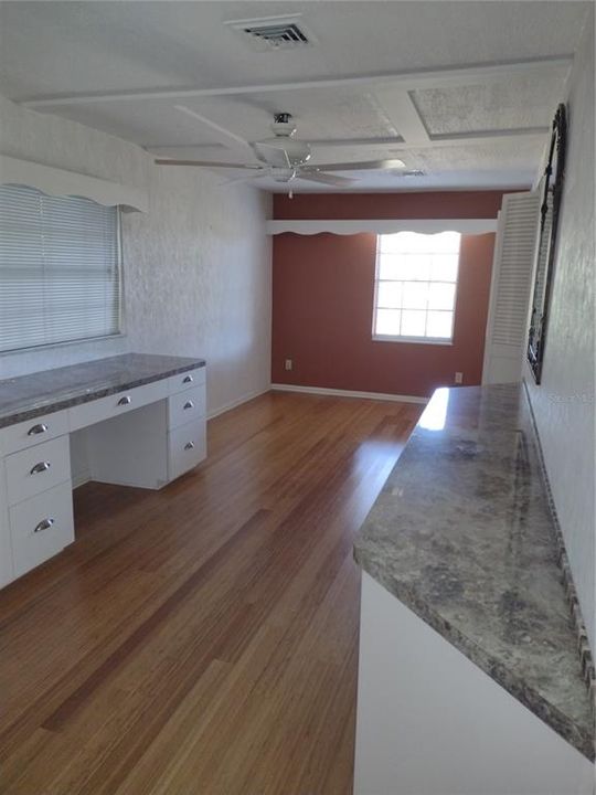 For Rent: $2,675 (3 beds, 2 baths, 1887 Square Feet)