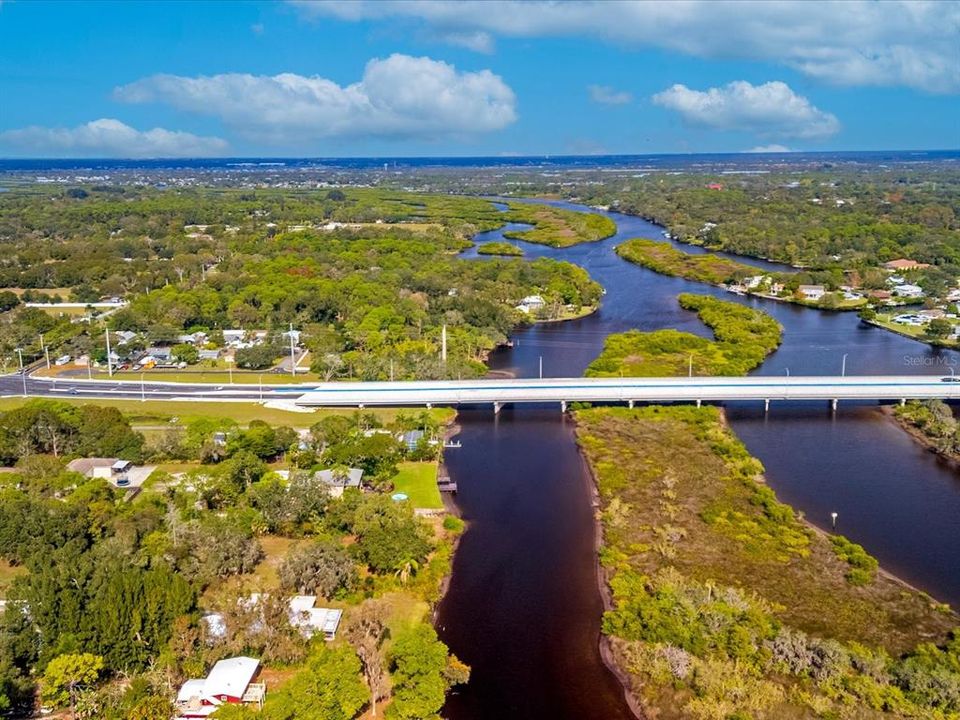 На продажу: $2,200,000 (1.63 acres)