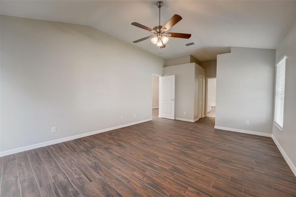 For Sale: $469,400 (3 beds, 2 baths, 1710 Square Feet)