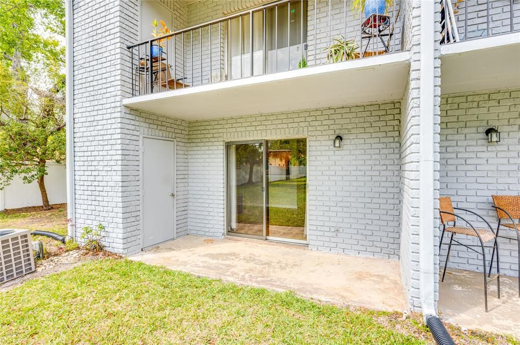 Active With Contract: $169,000 (1 beds, 1 baths, 678 Square Feet)