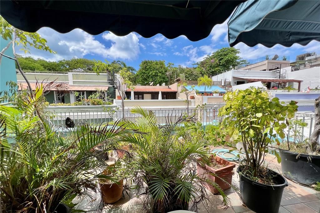 Recently Sold: $1,500,000 (2 beds, 2 baths, 1800 Square Feet)