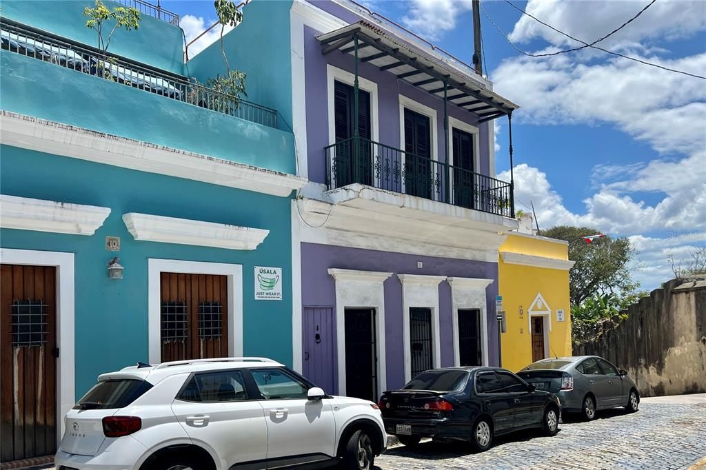 Recently Sold: $1,500,000 (2 beds, 2 baths, 1800 Square Feet)