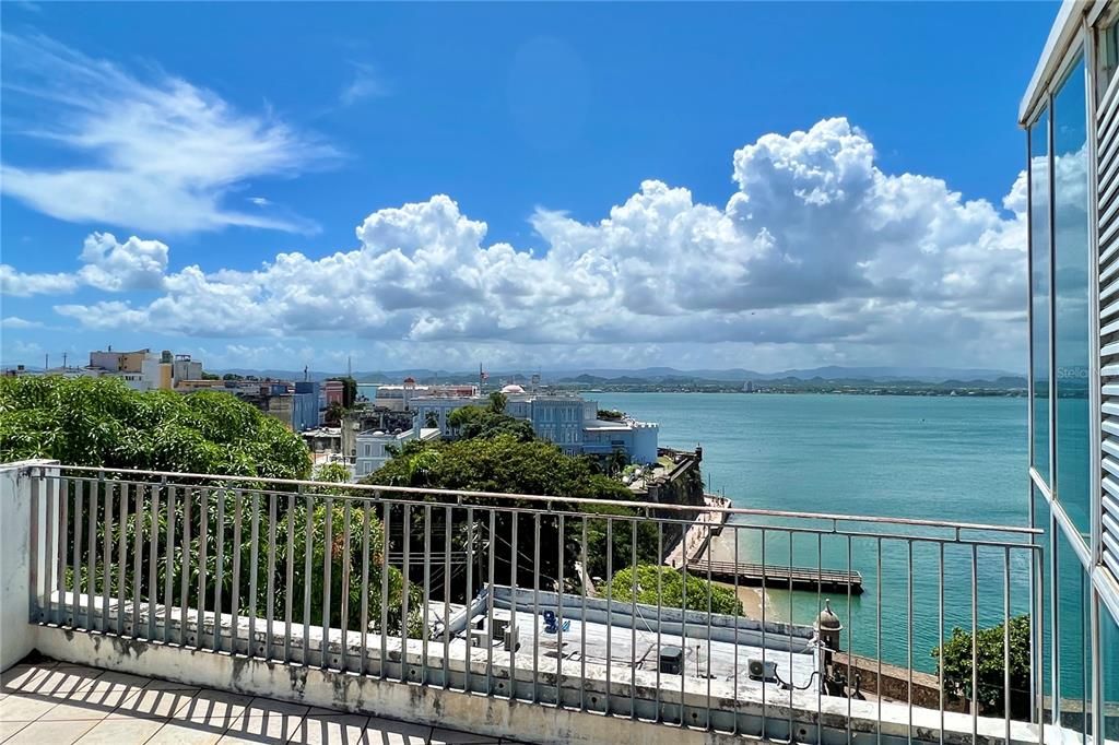 Recently Sold: $1,500,000 (2 beds, 2 baths, 1800 Square Feet)