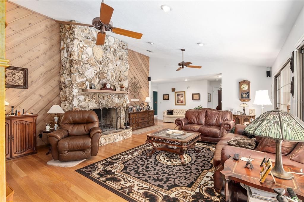 Recently Sold: $525,000 (4 beds, 3 baths, 2679 Square Feet)