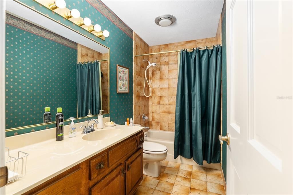 最近售出: $525,000 (4 贝兹, 3 浴室, 2679 平方英尺)