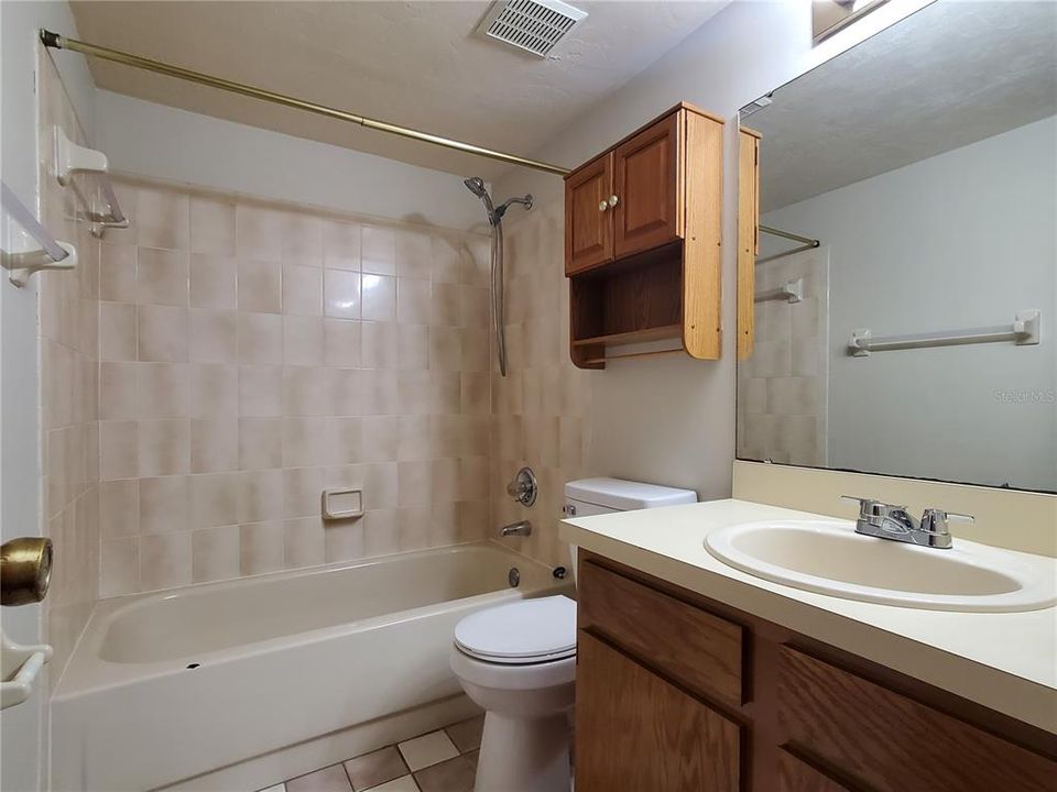 最近租的: $1,325 (2 贝兹, 2 浴室, 1208 平方英尺)