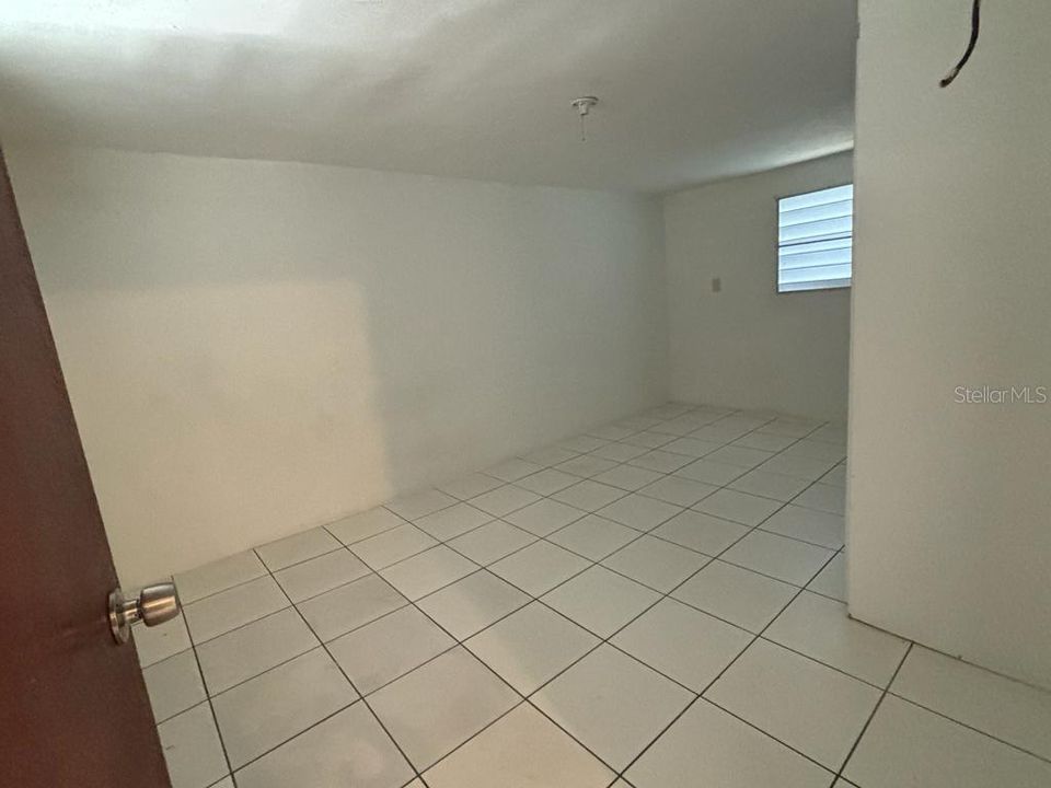 Vendido Recientemente: $110,000 (5 camas, 2 baños, 1300 Pies cuadrados)