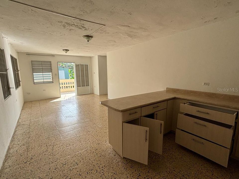 Vendido Recientemente: $110,000 (5 camas, 2 baños, 1300 Pies cuadrados)