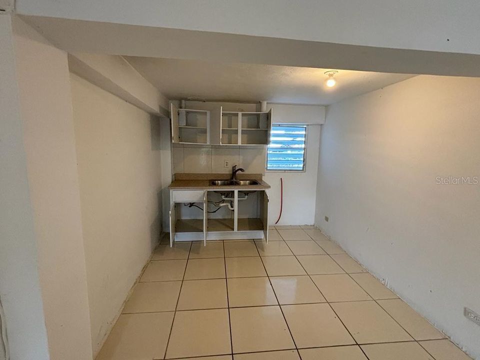 Vendido Recientemente: $110,000 (5 camas, 2 baños, 1300 Pies cuadrados)