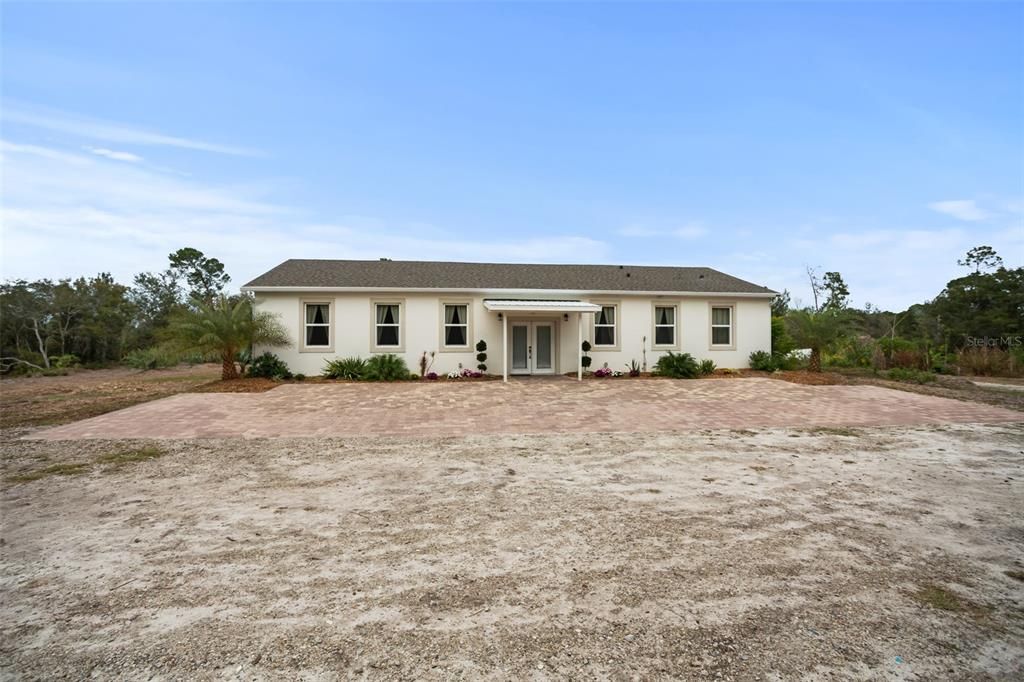 Recently Sold: $1,050,000 (5 beds, 3 baths, 3790 Square Feet)