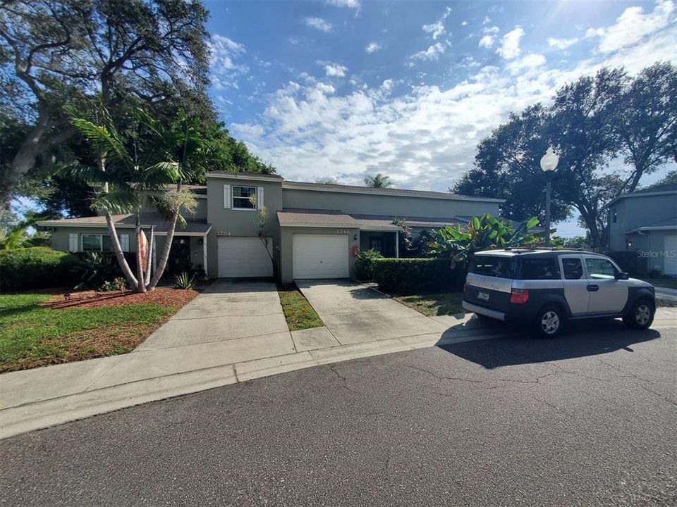 Recently Sold: $190,000 (2 beds, 1 baths, 1028 Square Feet)
