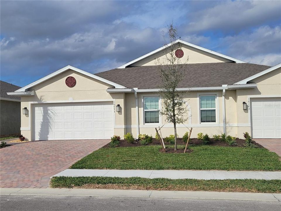 Recently Sold: $319,999 (2 beds, 2 baths, 1498 Square Feet)