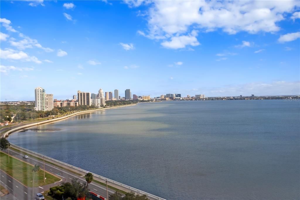 Recently Sold: $875,000 (2 beds, 2 baths, 1702 Square Feet)