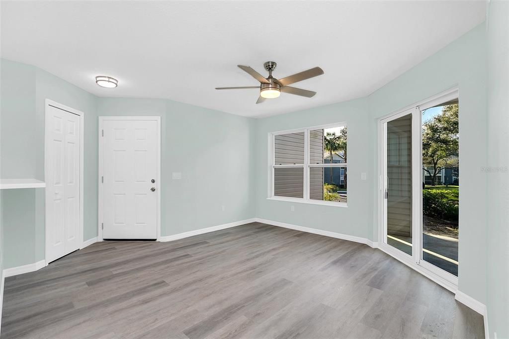 Active With Contract: $183,000 (1 beds, 1 baths, 648 Square Feet)