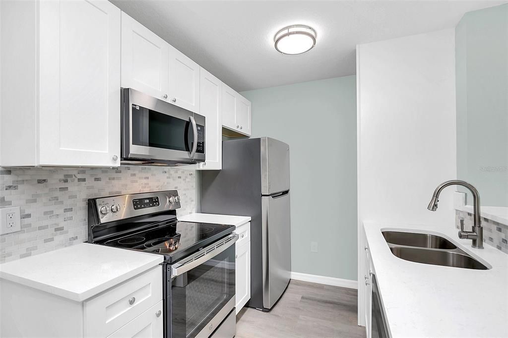 Recently Sold: $183,000 (1 beds, 1 baths, 648 Square Feet)