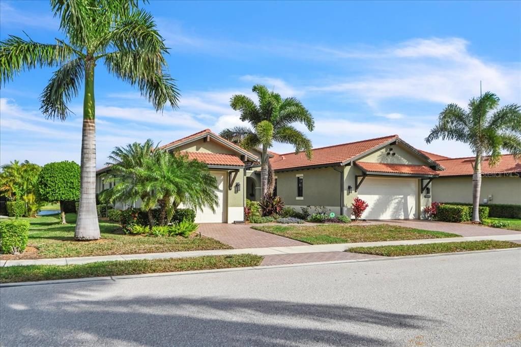 Recently Sold: $1,150,000 (3 beds, 4 baths, 2800 Square Feet)