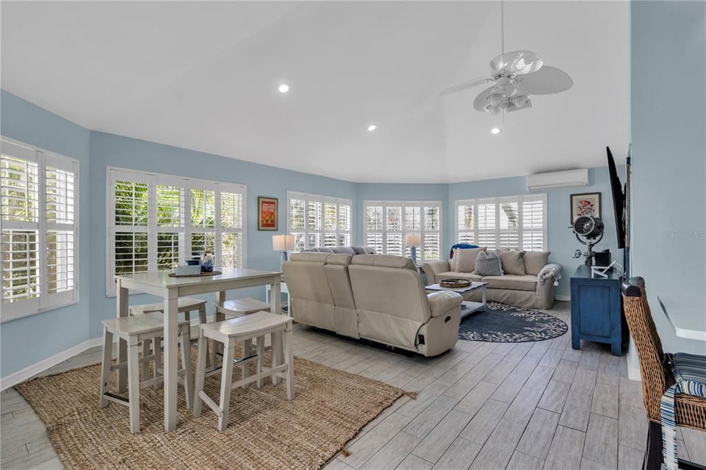 Active With Contract: $1,500,000 (4 beds, 4 baths, 3505 Square Feet)