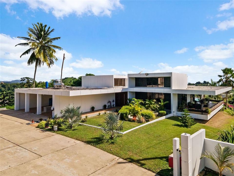 Recently Sold: $1,075,000 (4 beds, 4 baths, 5500 Square Feet)