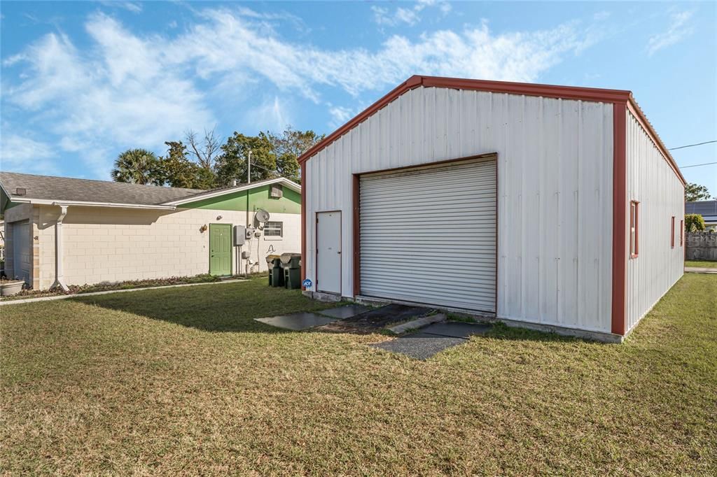 Steel framed workshop/storage barn