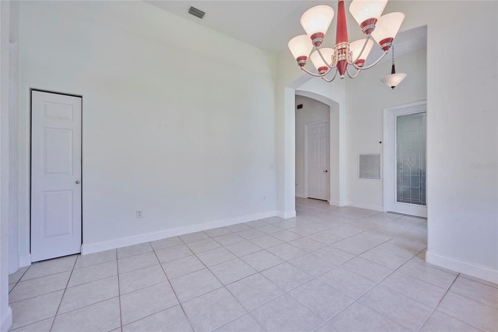 Recently Sold: $489,000 (3 beds, 2 baths, 1808 Square Feet)