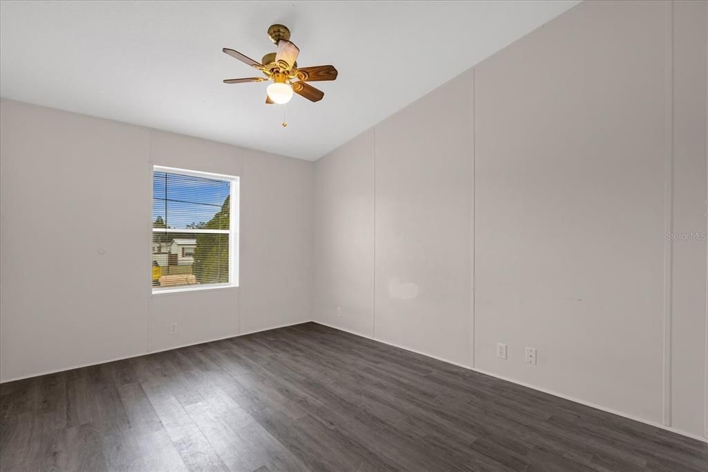 Active With Contract: $235,000 (3 beds, 2 baths, 1512 Square Feet)