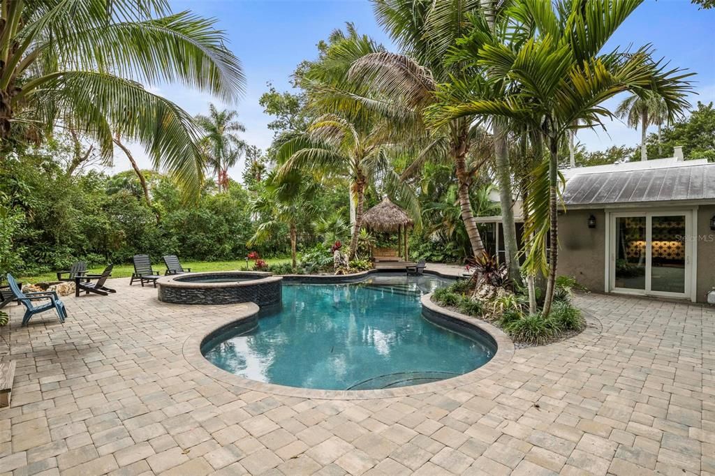 For Sale: $2,099,000 (5 beds, 4 baths, 3912 Square Feet)