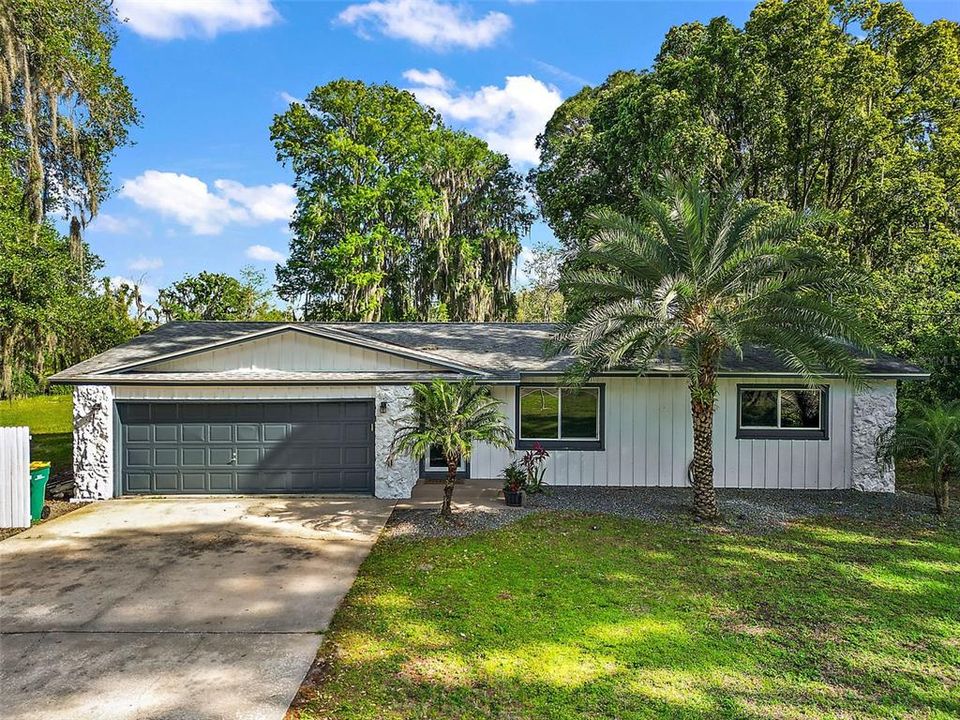 For Sale: $625,000 (3 beds, 2 baths, 1558 Square Feet)