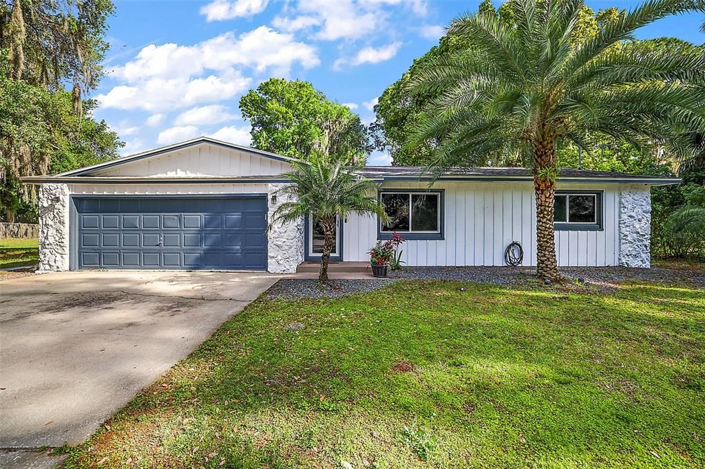 For Sale: $625,000 (3 beds, 2 baths, 1558 Square Feet)