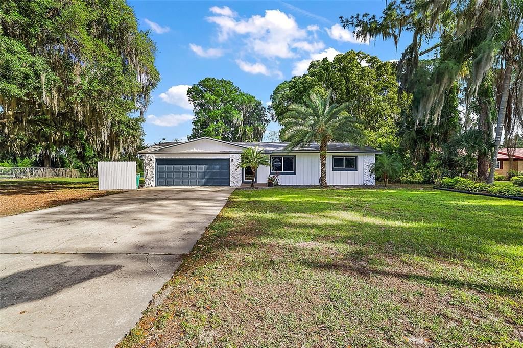 For Sale: $625,000 (3 beds, 2 baths, 1558 Square Feet)