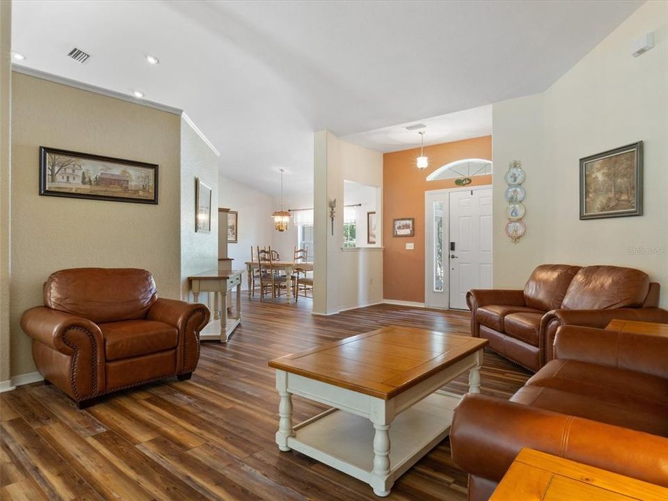 For Sale: $695,000 (4 beds, 2 baths, 2935 Square Feet)