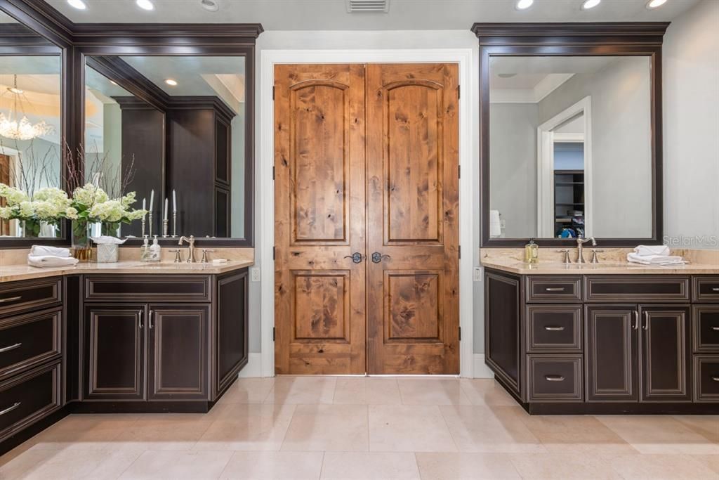 Recently Sold: $4,550,000 (5 beds, 5 baths, 4334 Square Feet)