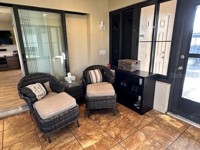 Recently Sold: $365,000 (1 beds, 1 baths, 822 Square Feet)