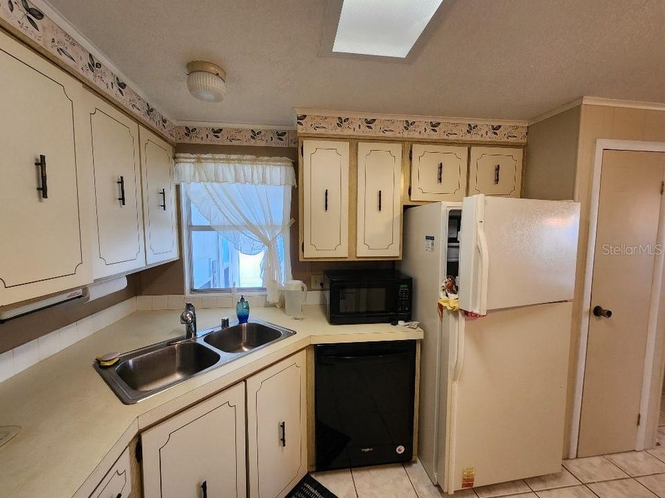 For Sale: $123,000 (2 beds, 2 baths, 1260 Square Feet)