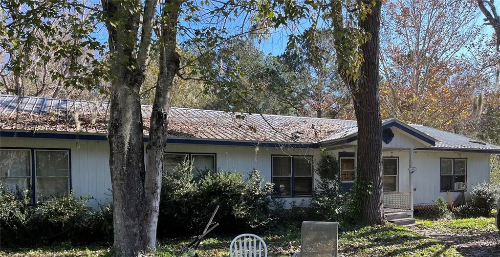 Recently Sold: $136,800 (4 beds, 2 baths, 1848 Square Feet)