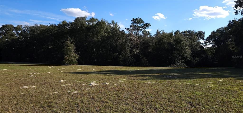 待售: $114,000 (1.40 acres)