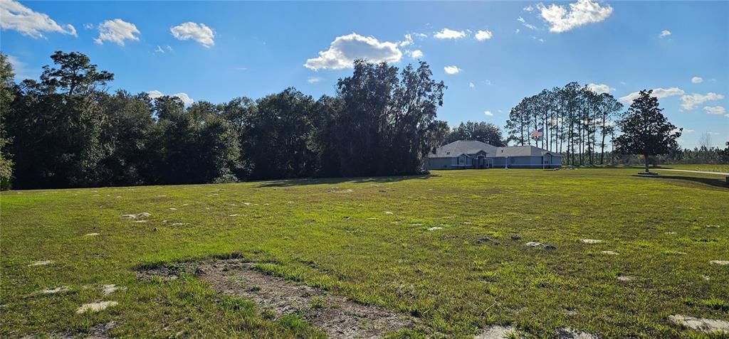 待售: $114,000 (1.40 acres)