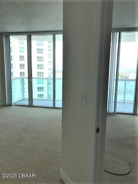 Active With Contract: $2,200 (2 beds, 2 baths, 1689 Square Feet)