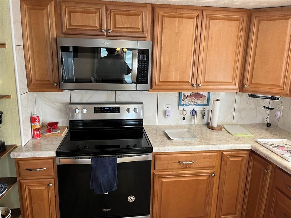 For Sale: $155,000 (2 beds, 2 baths, 1056 Square Feet)