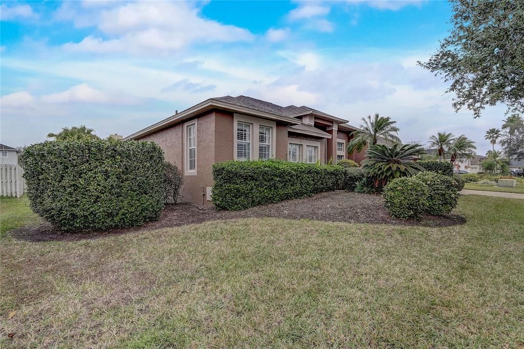 Recently Sold: $575,000 (4 beds, 2 baths, 2572 Square Feet)