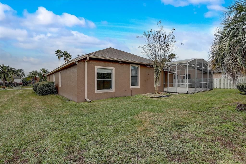 Recently Sold: $575,000 (4 beds, 2 baths, 2572 Square Feet)