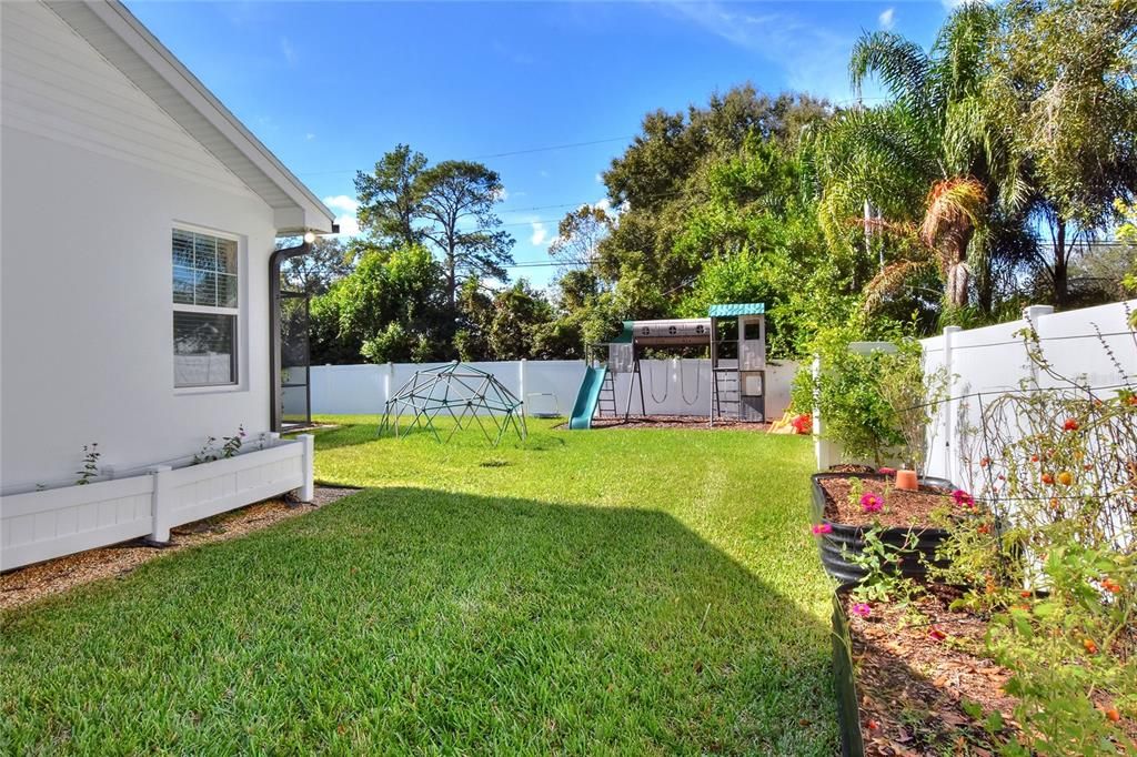 Recently Sold: $590,000 (4 beds, 2 baths, 2380 Square Feet)