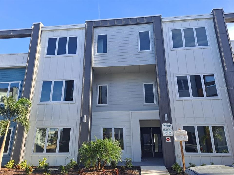 Recently Sold: $485,900 (4 beds, 3 baths, 1770 Square Feet)