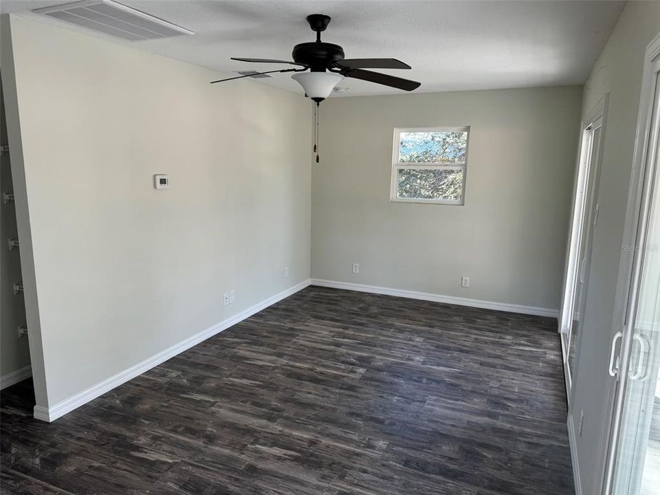 For Sale: $145,000 (2 beds, 1 baths, 780 Square Feet)