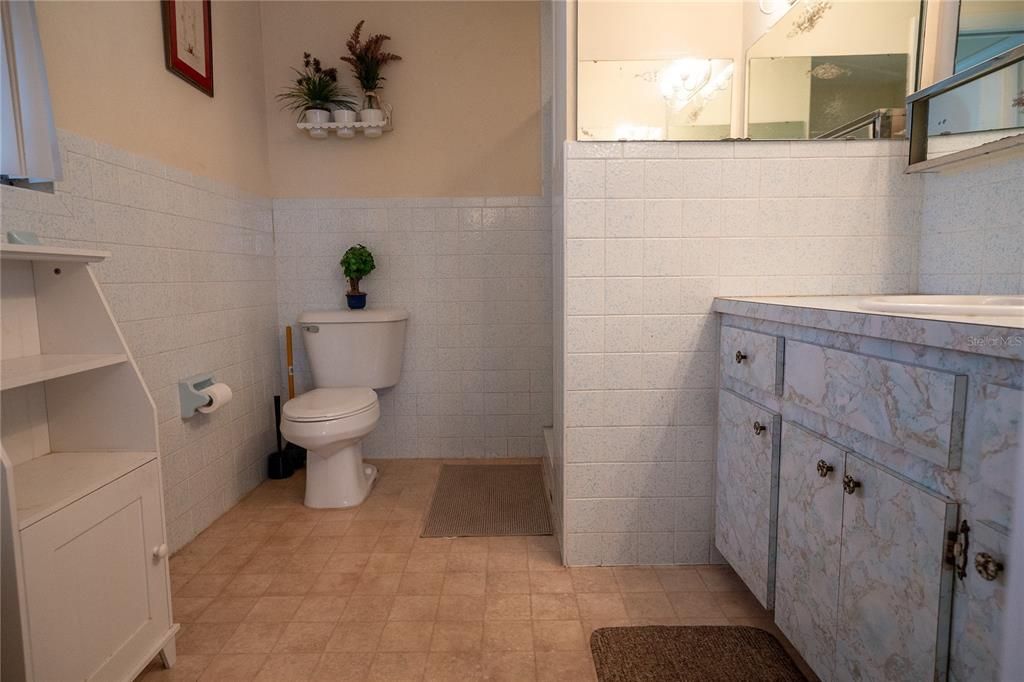 待售: $429,900 (3 贝兹, 2 浴室, 1990 平方英尺)
