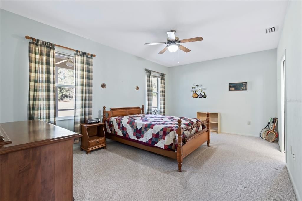 Active With Contract: $350,000 (3 beds, 2 baths, 1679 Square Feet)