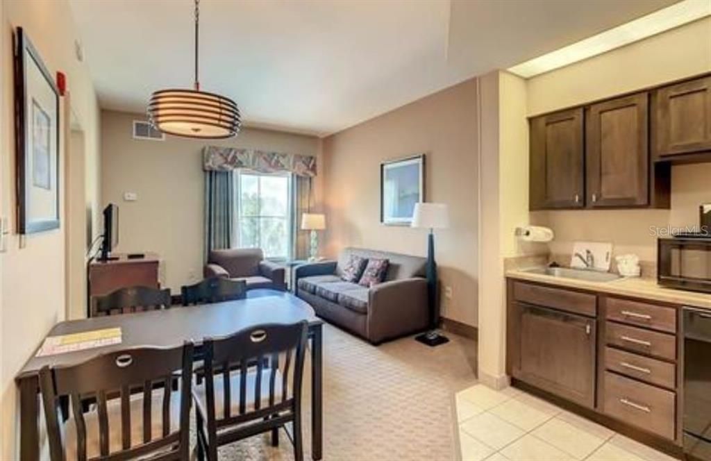 Active With Contract: $105,000 (1 beds, 1 baths, 547 Square Feet)