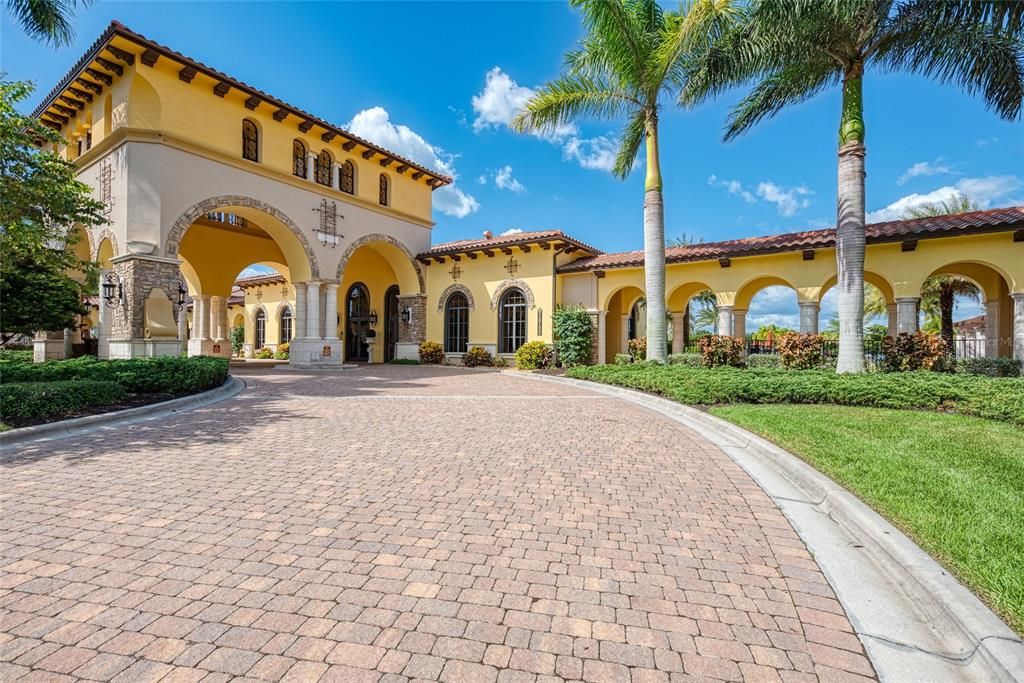 Recently Sold: $895,000 (4 beds, 2 baths, 2365 Square Feet)