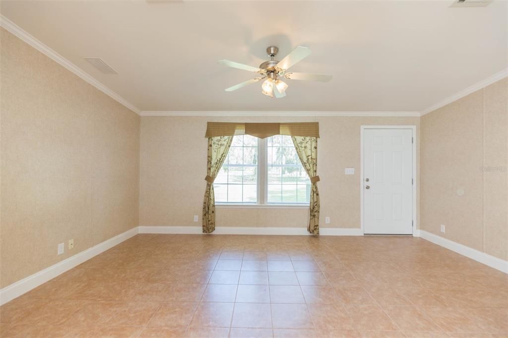 Recently Sold: $324,900 (3 beds, 2 baths, 1404 Square Feet)